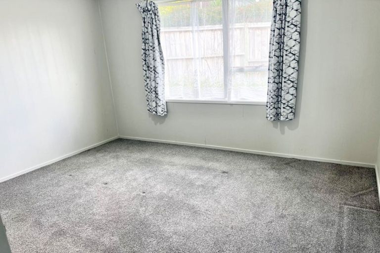 Photo of property in 13 Spinella Drive, Bayview, Auckland, 0629