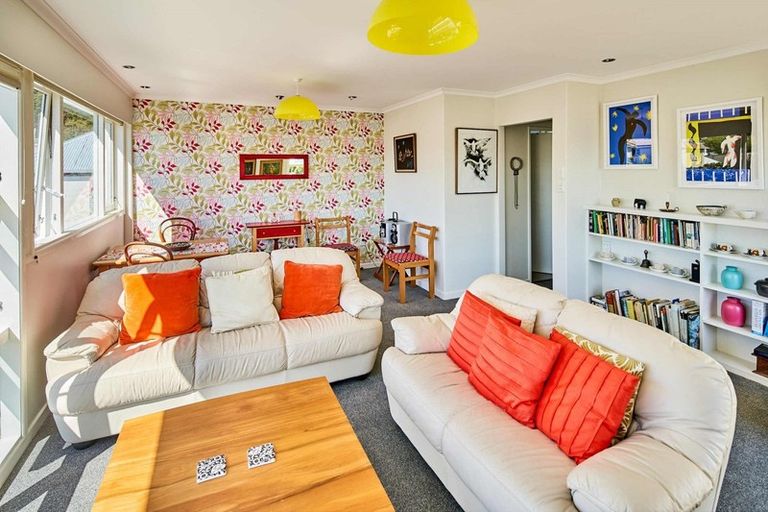 Photo of property in Westgate Flats, 9/36 Queen Street, Mount Victoria, Wellington, 6011