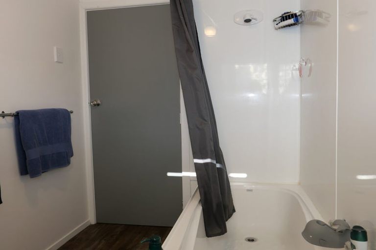 Photo of property in 9 Toporoa View, Ascot Park, Porirua, 5024