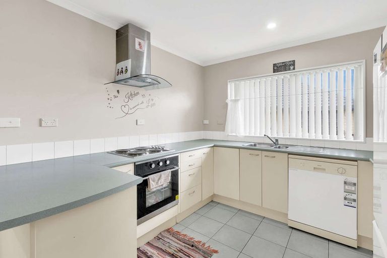 Photo of property in 63 Stratford Road, Manurewa, Auckland, 2105