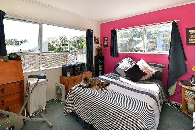 Photo of property in 80a Brian Crescent, Stanmore Bay, Whangaparaoa, 0932