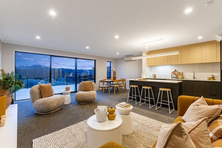 Photo of property in 32 Oakum Road, Whitby, Porirua, 5024