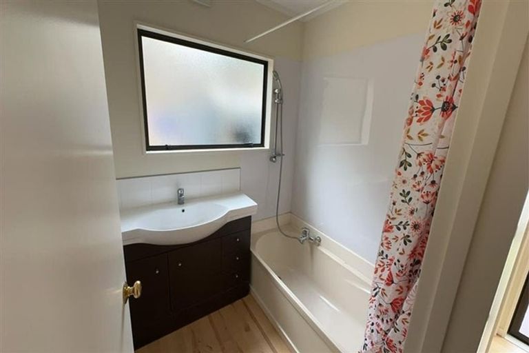 Photo of property in 2/14 Gordon Avenue, Milford, Auckland, 0620