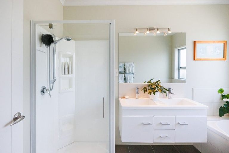 Photo of property in 2 Stonebridge Heights, Feilding, 4702