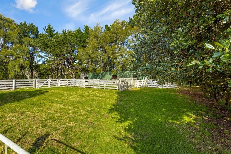 Photo of property in 192 Muriwai Valley Road, Muriwai, Waimauku, 0881