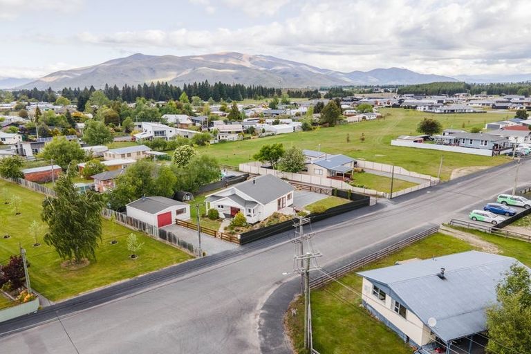 Photo of property in 11 Totara Drive, Twizel, 7901