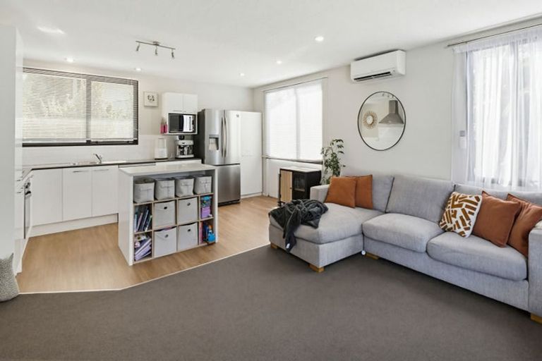 Photo of property in 2/342c Royal Road, Massey, Auckland, 0614