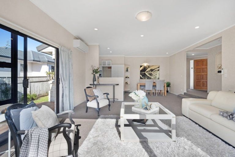 Photo of property in 2/40 Simmental Crescent, Somerville, Auckland, 2014