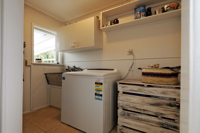 Photo of property in 34 Dolbear Street, Titirangi, Auckland, 0604