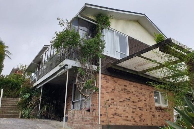 Photo of property in 4 Cypress Place, Sunnynook, Auckland, 0620