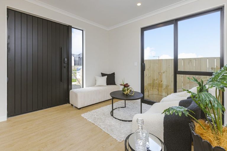Photo of property in 3 Ridgehill Rise, Flat Bush, Auckland, 2019