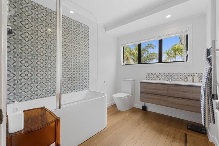 Photo of property in 20 Rawhiti Road, Manly, Whangaparaoa, 0930