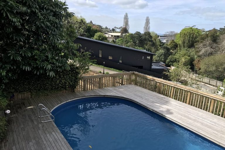 Photo of property in 44 Colmar Road, Mellons Bay, Auckland, 2014