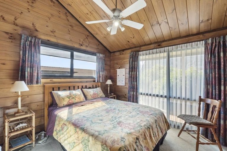 Photo of property in 25 Madill Road, St Andrews, Hamilton, 3200