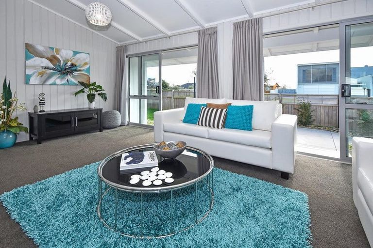 Photo of property in 98 Torkar Road, Clarks Beach, 2122