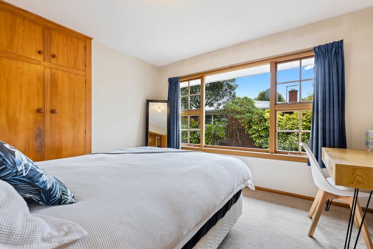 Photo of property in 7 Mirfield Place, Russley, Christchurch, 8042