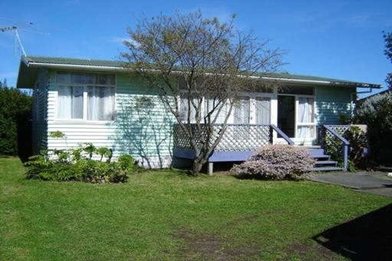 Photo of property in 14 Ngapotiki Street, Paraparaumu Beach, Paraparaumu, 5032