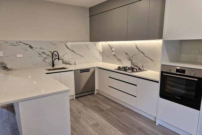 Photo of property in 16c Hobsonville Road, West Harbour, Auckland, 0618
