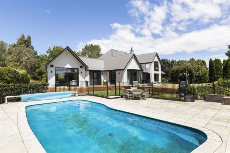 Photo of property in 360 Johns Road, Northwood, Christchurch, 8051