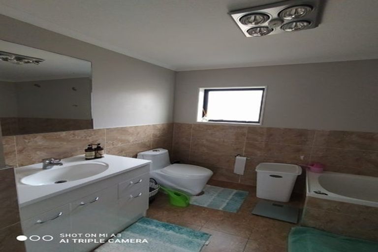 Photo of property in 12 Tavua Lane, Ranui, Auckland, 0612