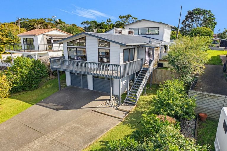 Photo of property in 57 John Dee Crescent, Red Beach, 0932