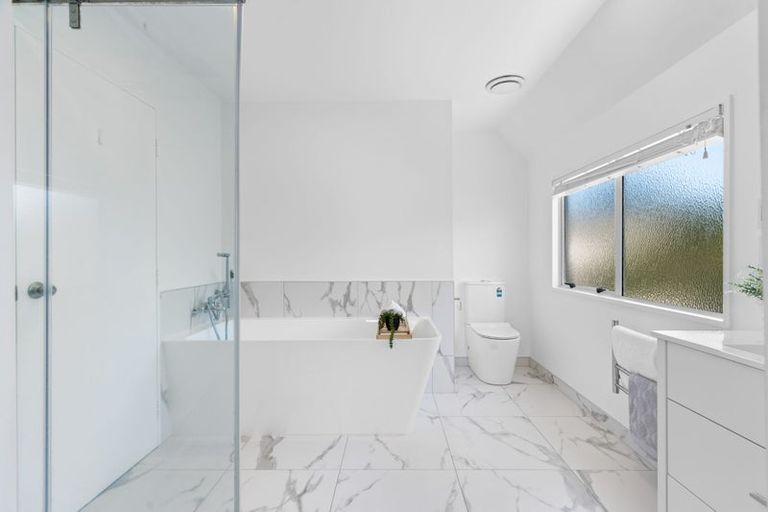 Photo of property in 2/97 Clyde Road, Ilam, Christchurch, 8041