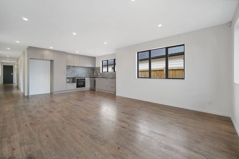 Photo of property in 3 Tributary Parade, Karaka, Papakura, 2113