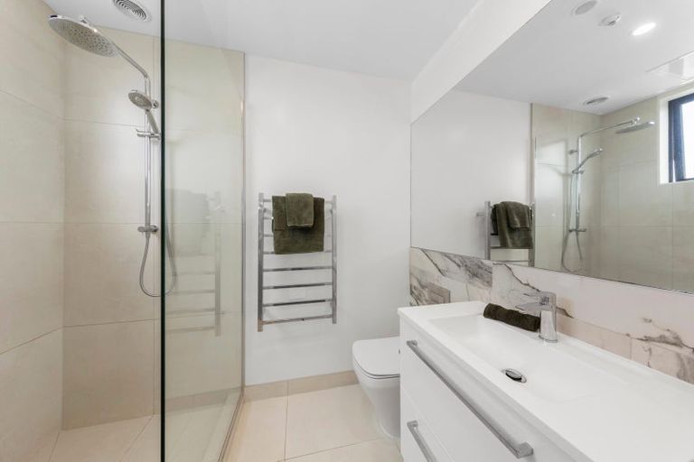 Photo of property in Sugar Lane Apartments, 4/31 Rawene Road, Birkenhead, Auckland, 0626