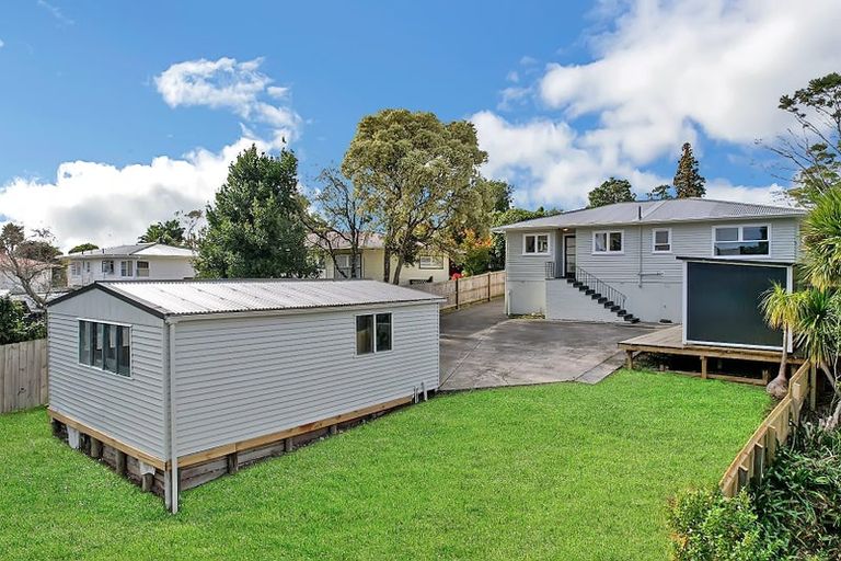 Photo of property in 97 Barrys Road, Glendene, Auckland, 0602