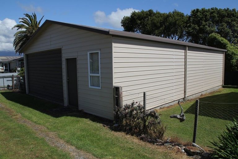 Photo of property in 4 Cook Street, Carters Beach, Westport, 7825