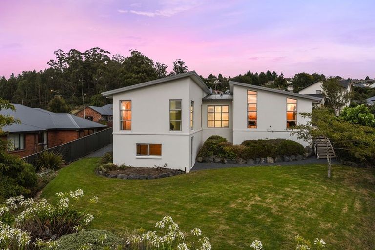 Photo of property in 4 Sretlaw Place, Brockville, Dunedin, 9011