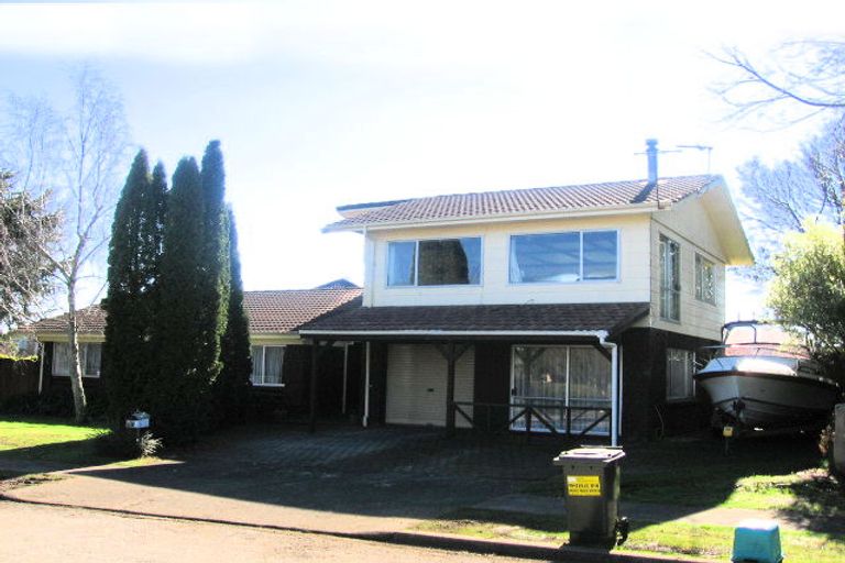 Photo of property in 4 Rhonda Place, Opaheke, Papakura, 2113