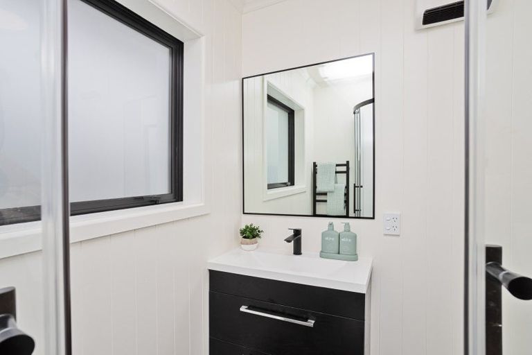 Photo of property in 35 Holloway Street, Waikiwi, Invercargill, 9810