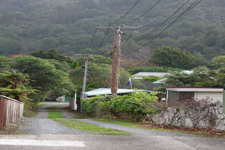 Photo of property in 2/420 Stokes Valley, Stokes Valley, Lower Hutt, 5019