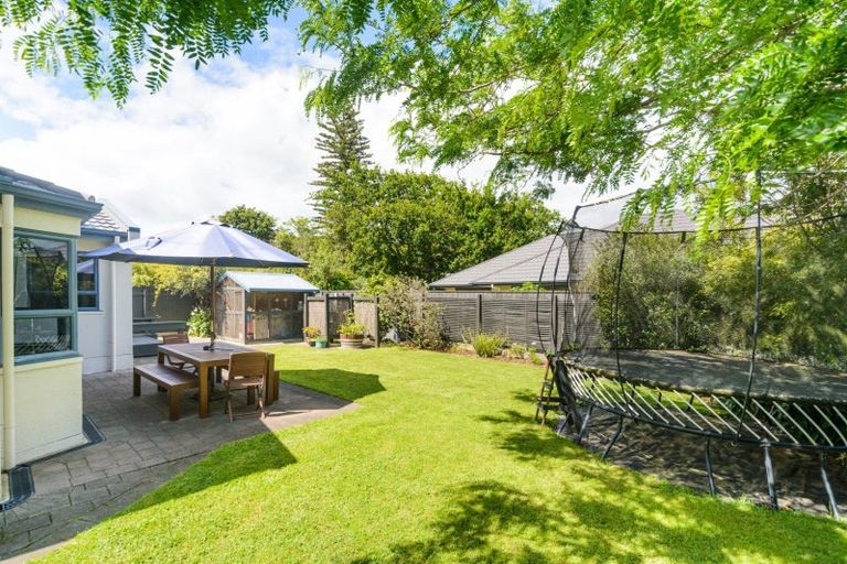 Photo of property in 100 Summerhill Drive, Fitzherbert, Palmerston North, 4410