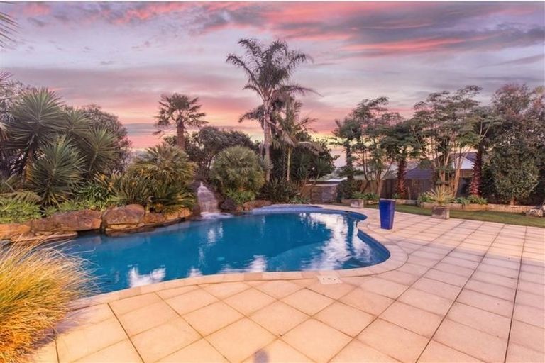 Photo of property in 20 Regis Lane, Flat Bush, Auckland, 2019