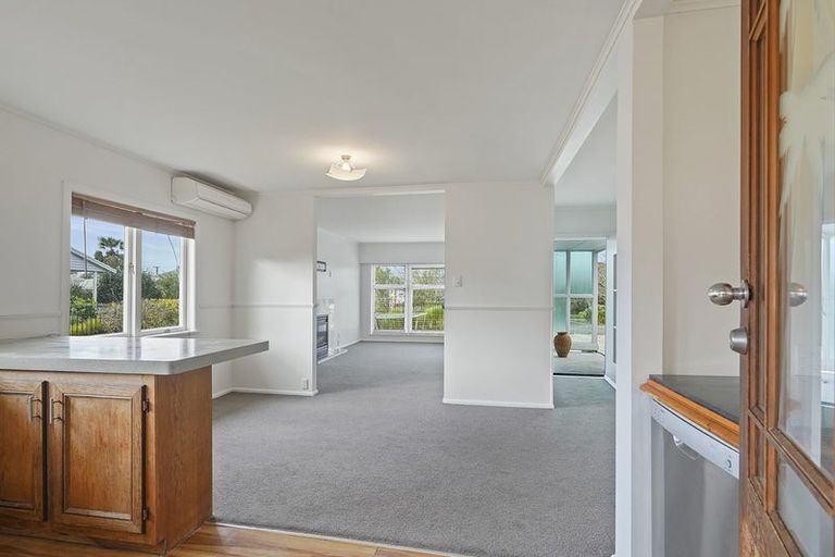 Photo of property in 28 Mount View Road, Melville, Hamilton, 3206