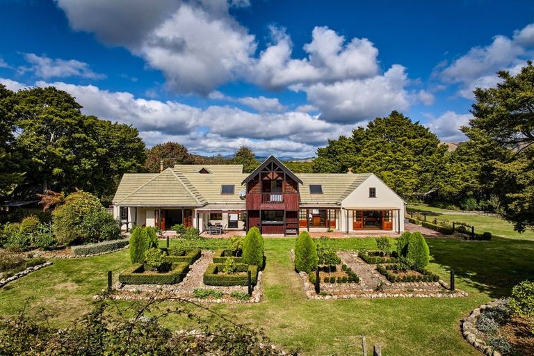 Photo of property in 117 Arcus Road, Te Horo, Otaki, 5582