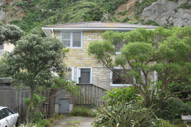 Photo of property in 59 Breaker Bay Road, Breaker Bay, Wellington, 6022
