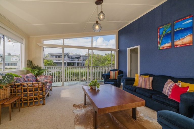 Photo of property in 9 Banks Street, Cooks Beach, Whitianga, 3591