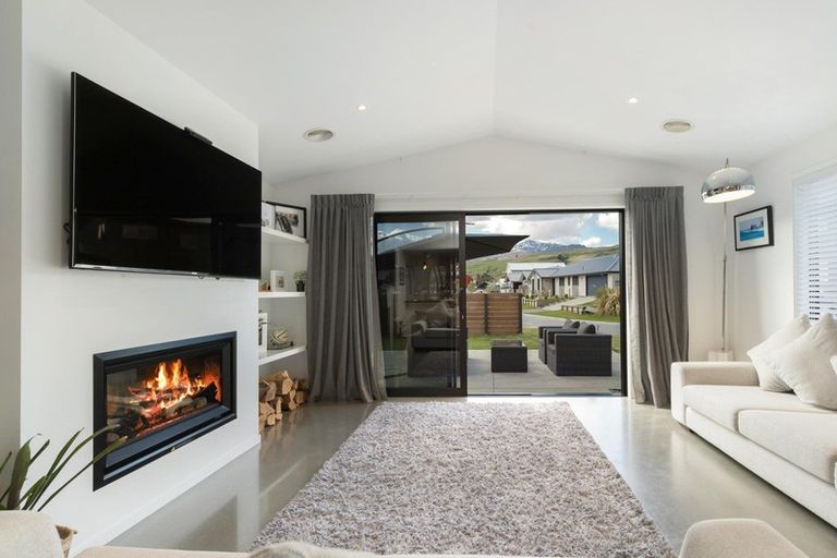 Photo of property in 26 Violet Way, Lower Shotover, Queenstown, 9304