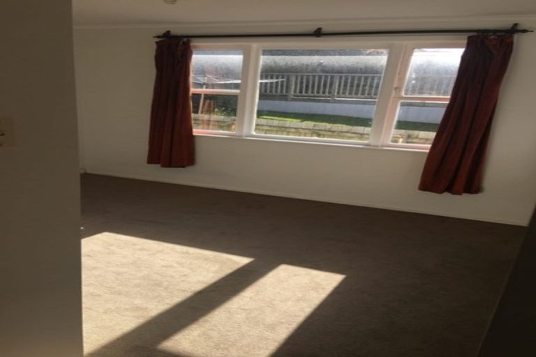 Photo of property in 23 Sheridan Drive, New Lynn, Auckland, 0600