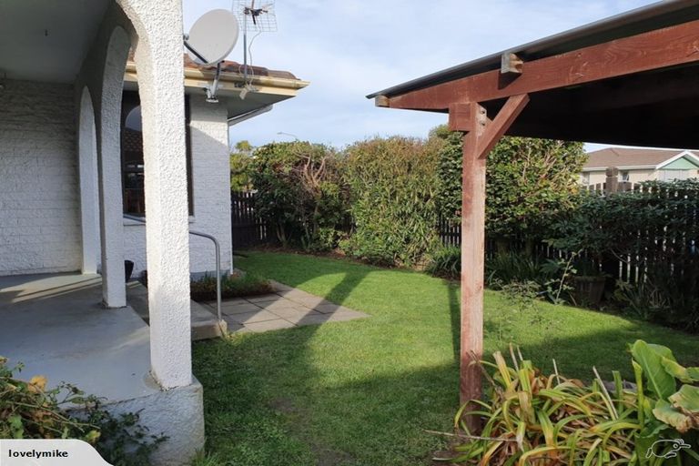 Photo of property in 2/12 Camrose Place, Ilam, Christchurch, 8041