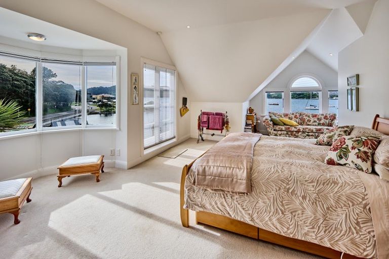 Photo of property in 412 Evans Bay Parade, Hataitai, Wellington, 6021