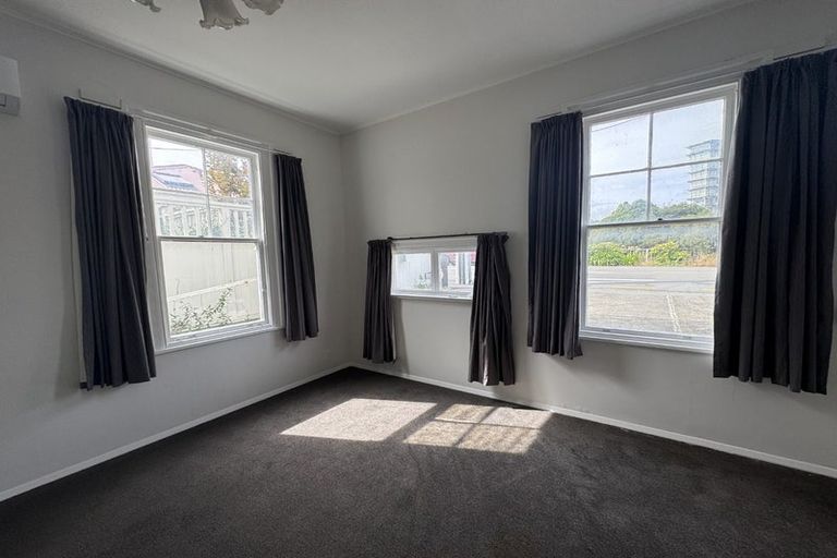 Photo of property in 102 Tinakori Road, Thorndon, Wellington, 6011