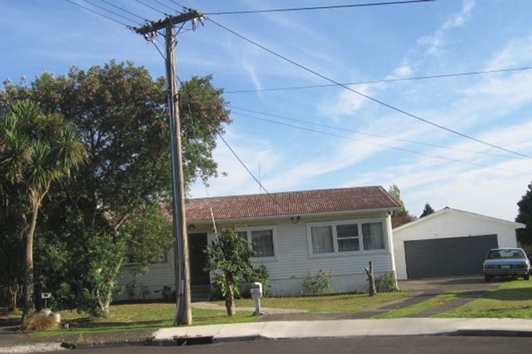 Photo of property in 14 Avalon Place, Glenfield, Auckland, 0629