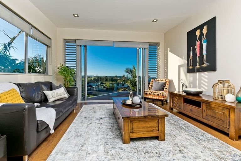 Photo of property in 51 Bannings Way, Hobsonville, Auckland, 0618