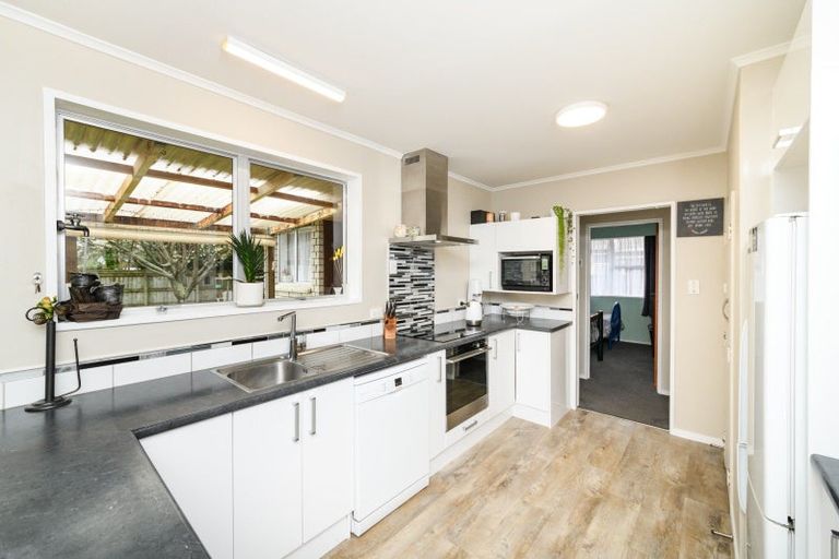 Photo of property in 9 Kimberley Grove, Westbrook, Palmerston North, 4412