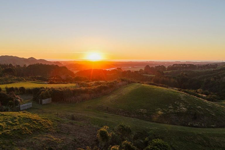 Photo of property in 141 Kaitawa Road, Hautere, Otaki, 5582