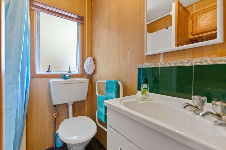 Photo of property in 4 Hugh Avenue, Hamurana, Rotorua, 3097